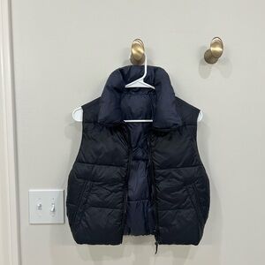 American Eagle Reversible Cropped Puff Vest